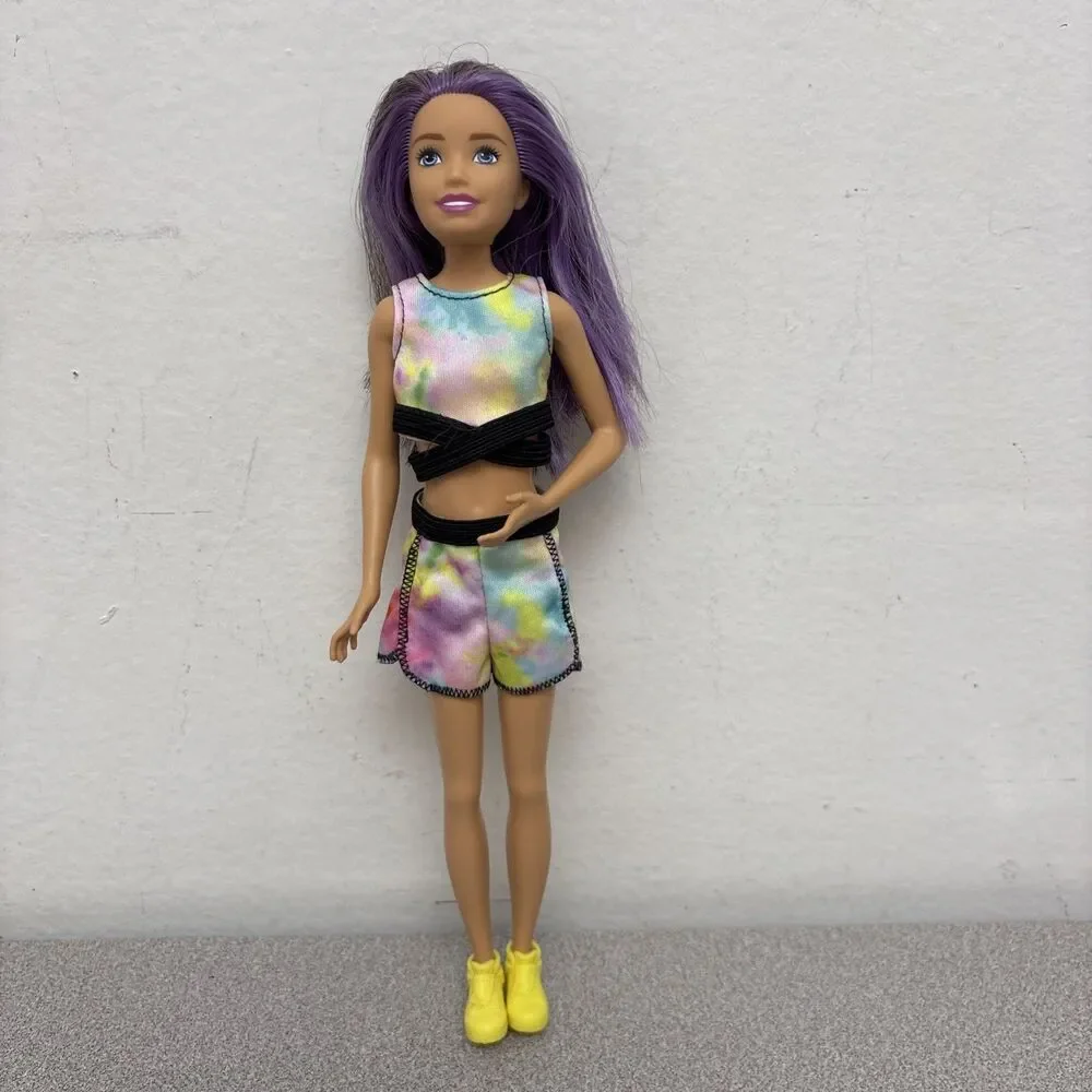 Barbies Babysitter Inc Skipper Doll w/ Purple Streaked Hair Plus Extra Clothing